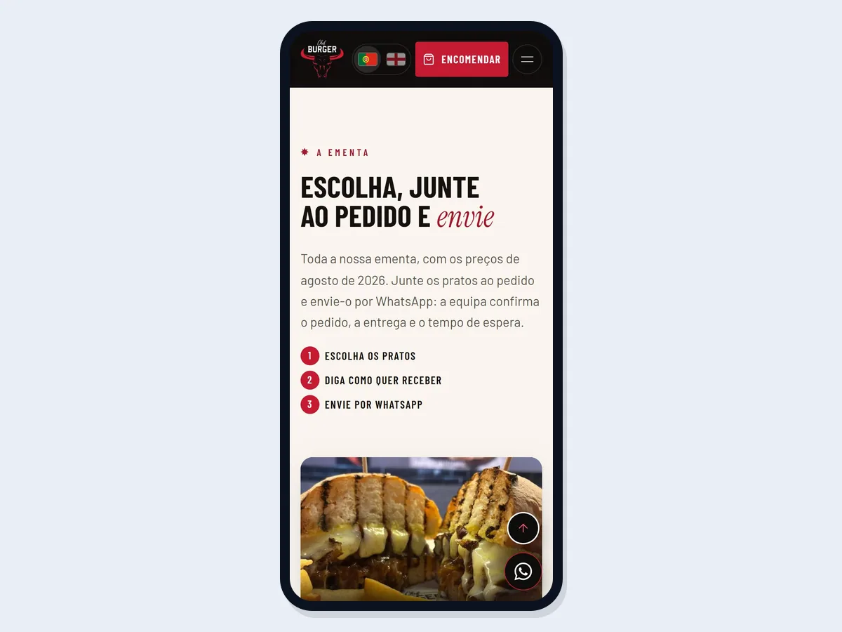 Een smartphone toont de menukaart van Chef Burger met drie stappen: gerechten kiezen, zeggen hoe je het wilt ontvangen en versturen via WhatsApp