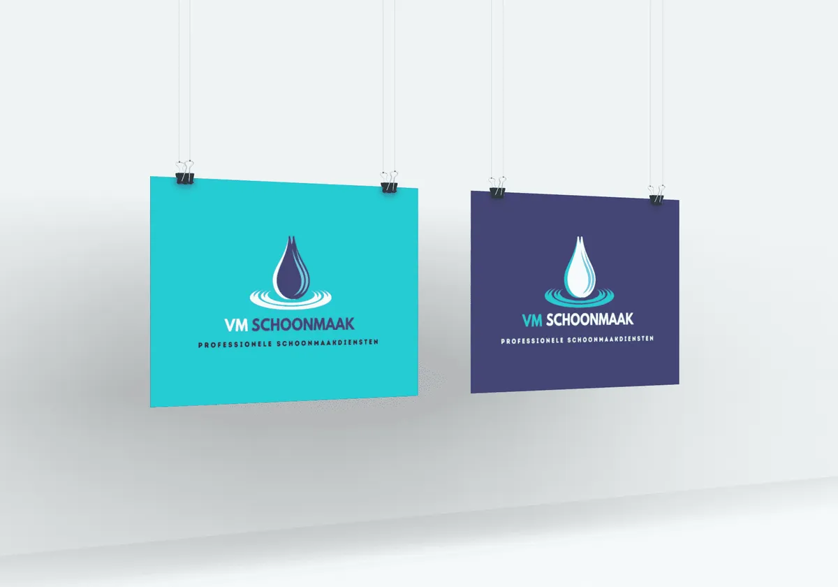 Het logo van VM Schoonmaak met een waterdruppel, op twee opgehangen posters in turquoise en donkerblauw