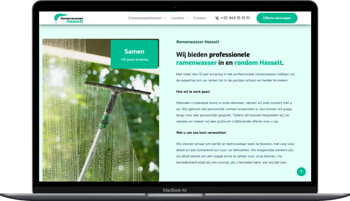 Een laptop toont de website van een professionele ramenwasser in Hasselt, met een foto van een raamwisser