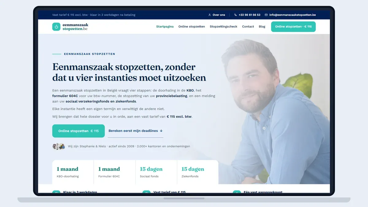 Captura de tela da página inicial do Eenmanszaak stopzetten em uma moldura de notebook