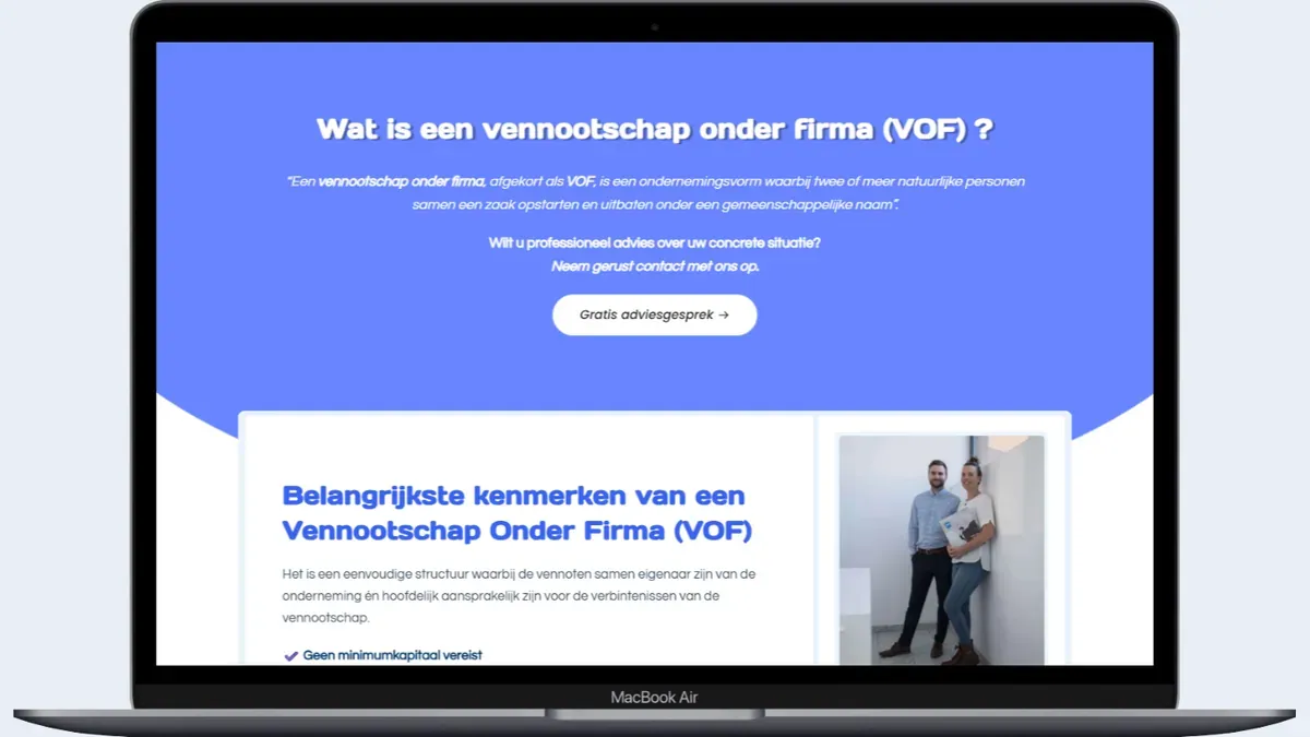 Mockup do site Vennootschap onder firma, a página inicial em um notebook